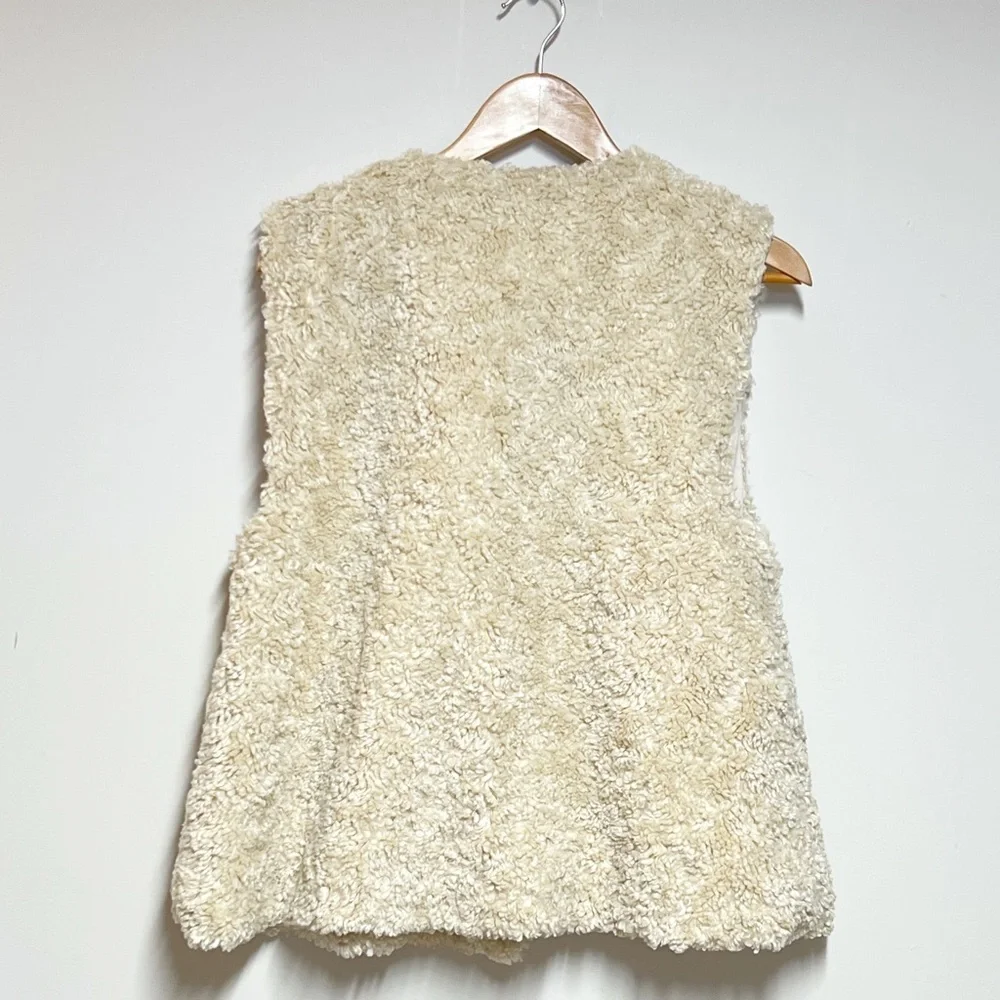 ANTHROPOLOGIE Akemi + Kin Alonna fuzzy Teddy Plush Sherpa tan Vest One Size - Picture 5 of 7